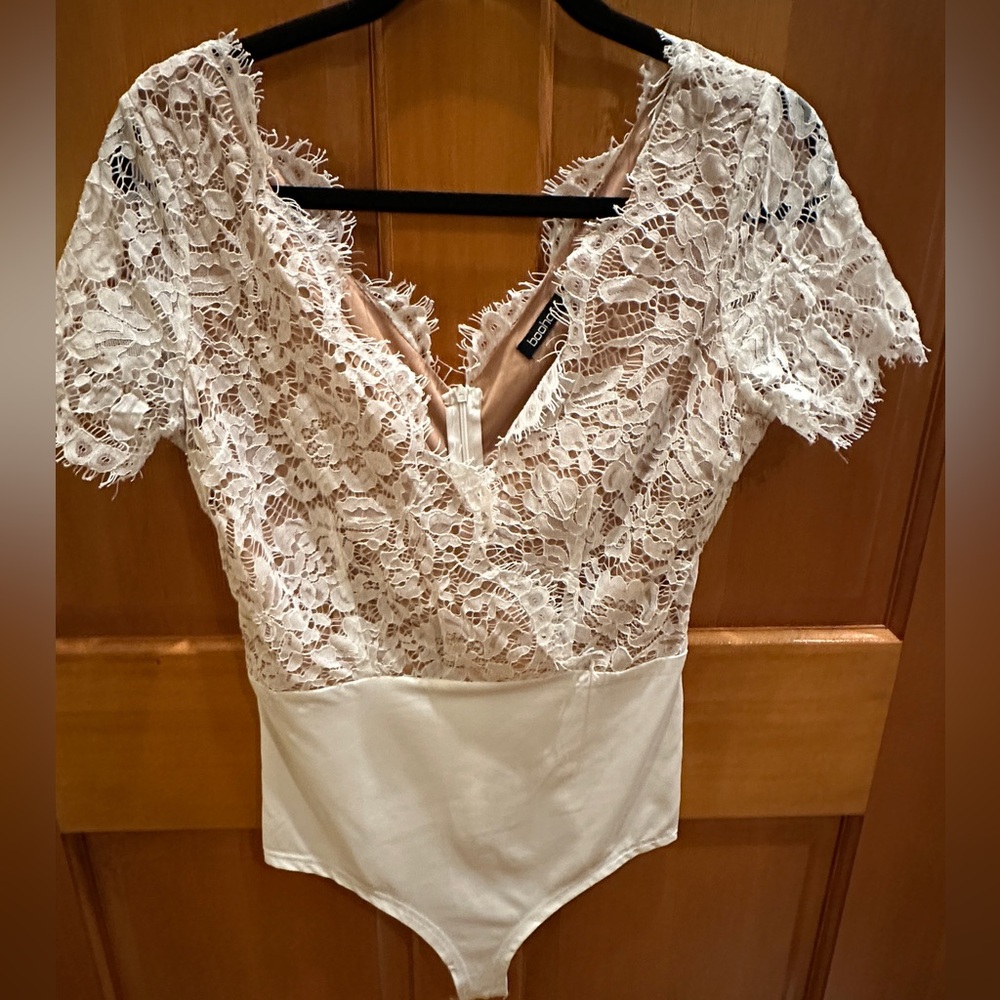Boohoo Cream Lace V-Neck Bodysuit
